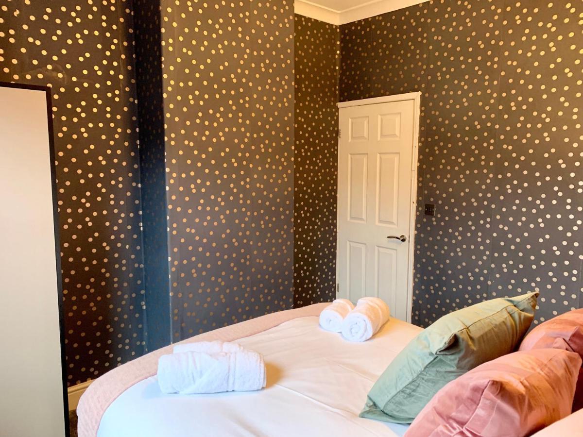Stamer House By Yourstays, Stylish Quirky House, With 4 Double Bedrooms, Book Now! Stoke-on-Trent Kültér fotó