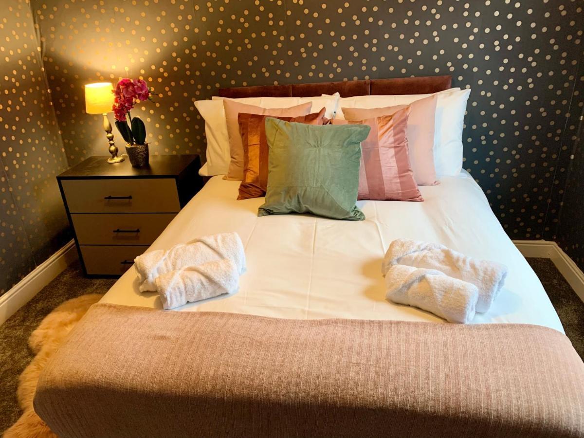 Stamer House By Yourstays, Stylish Quirky House, With 4 Double Bedrooms, Book Now! Stoke-on-Trent Kültér fotó